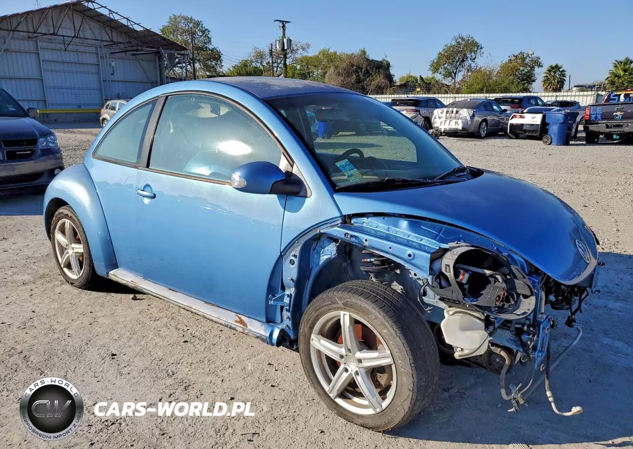 2010 Volkswagen New Beetle VIN:3VWPG3AGXAM001935 - 4