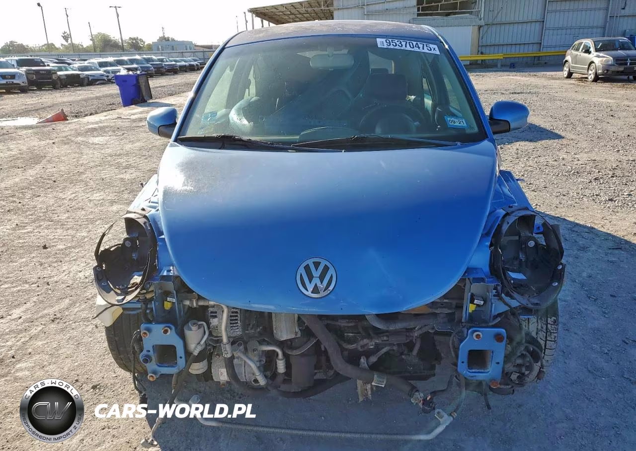 2010 Volkswagen New Beetle VIN:3VWPG3AGXAM001935 - 5