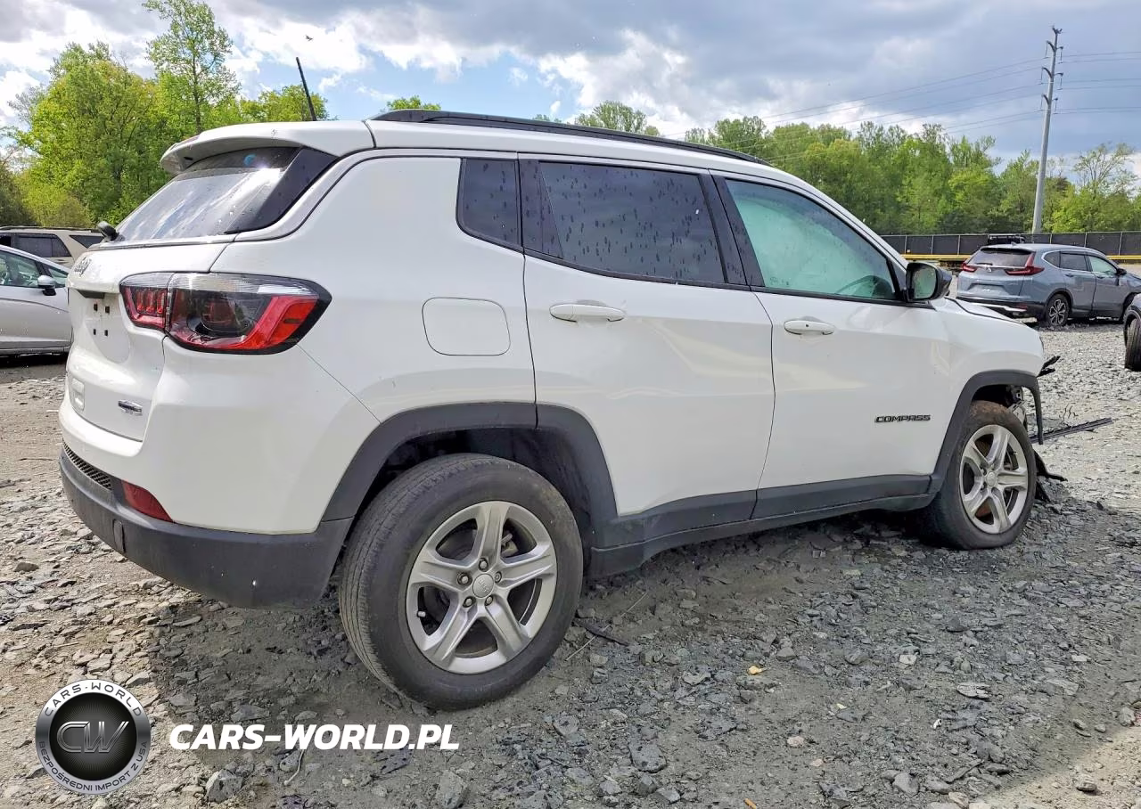 2023 Jeep Compass Latitude VIN:3C4NJDBN2PT535928 - 3