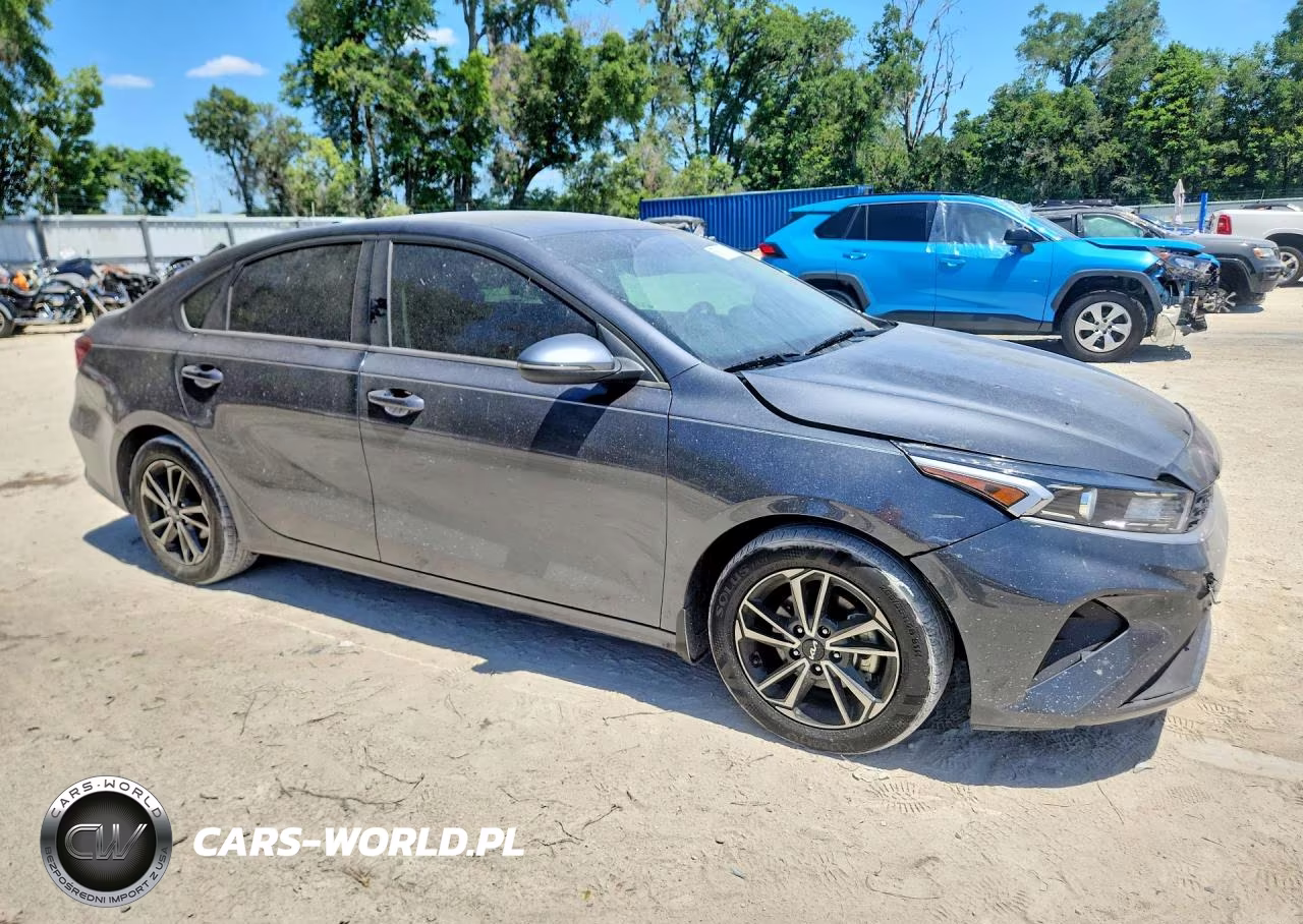 2024 Kia Forte Lxs VIN:3KPF24AD1RE758141 - 4