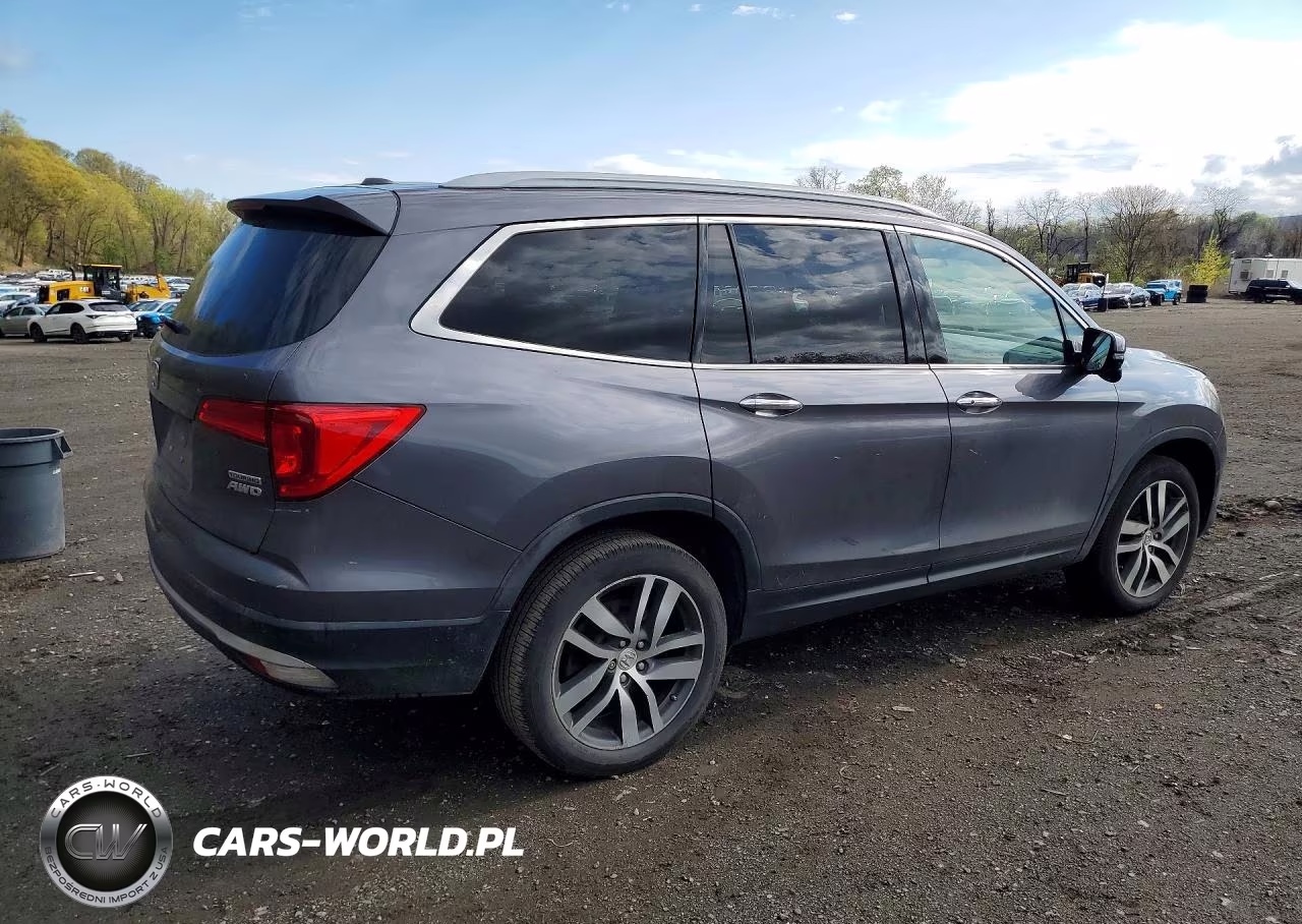2017 Honda Pilot Touring VIN:5FNYF6H95HB083607 - 3