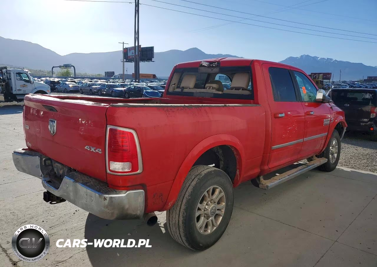 2017 Ram 2500 Laramie VIN:3C6UR5FL4HG591244 - 3