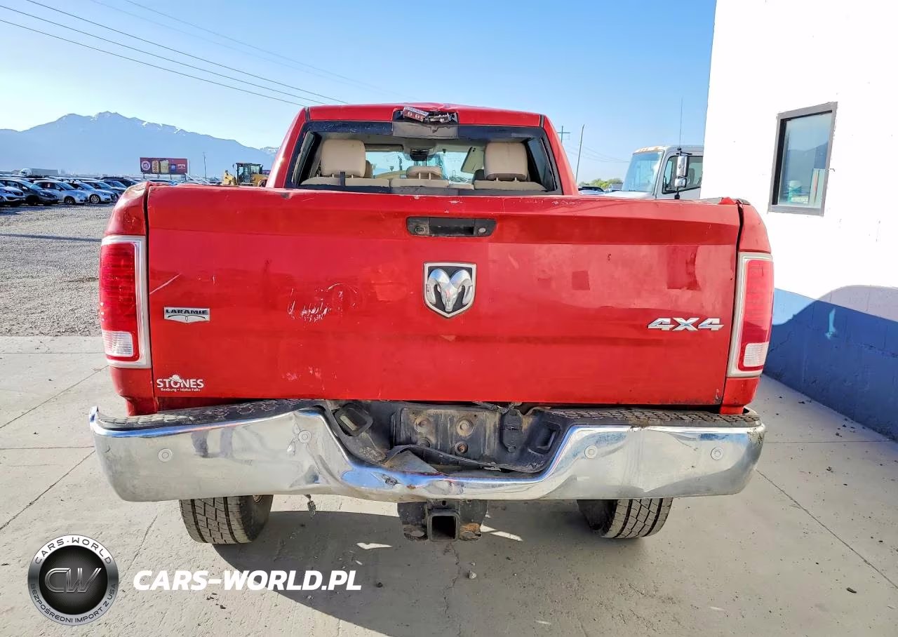 2017 Ram 2500 Laramie VIN:3C6UR5FL4HG591244 - 6
