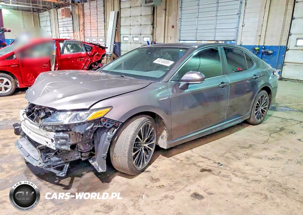 2020 Toyota Camry Hybrid Se