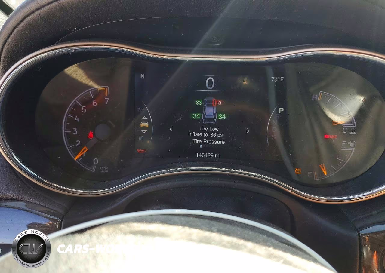 2015 Jeep Grand Cherokee Overland VIN:1C4RJECG1FC719145 - 9