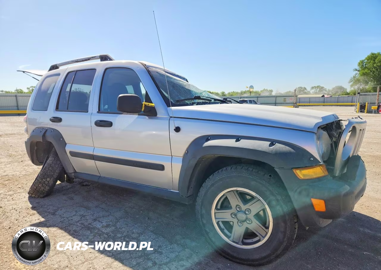2005 Jeep Liberty Renegade VIN:1J4GL38K25W723697 - 4