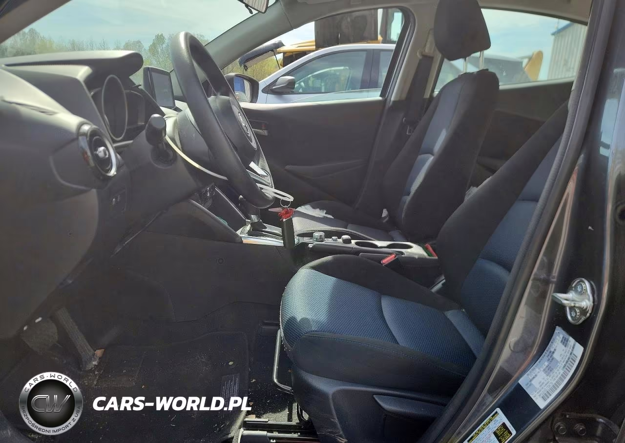 2020 Toyota Yaris Hatchback Le VIN:3MYDLBJV2LY704775 - 7