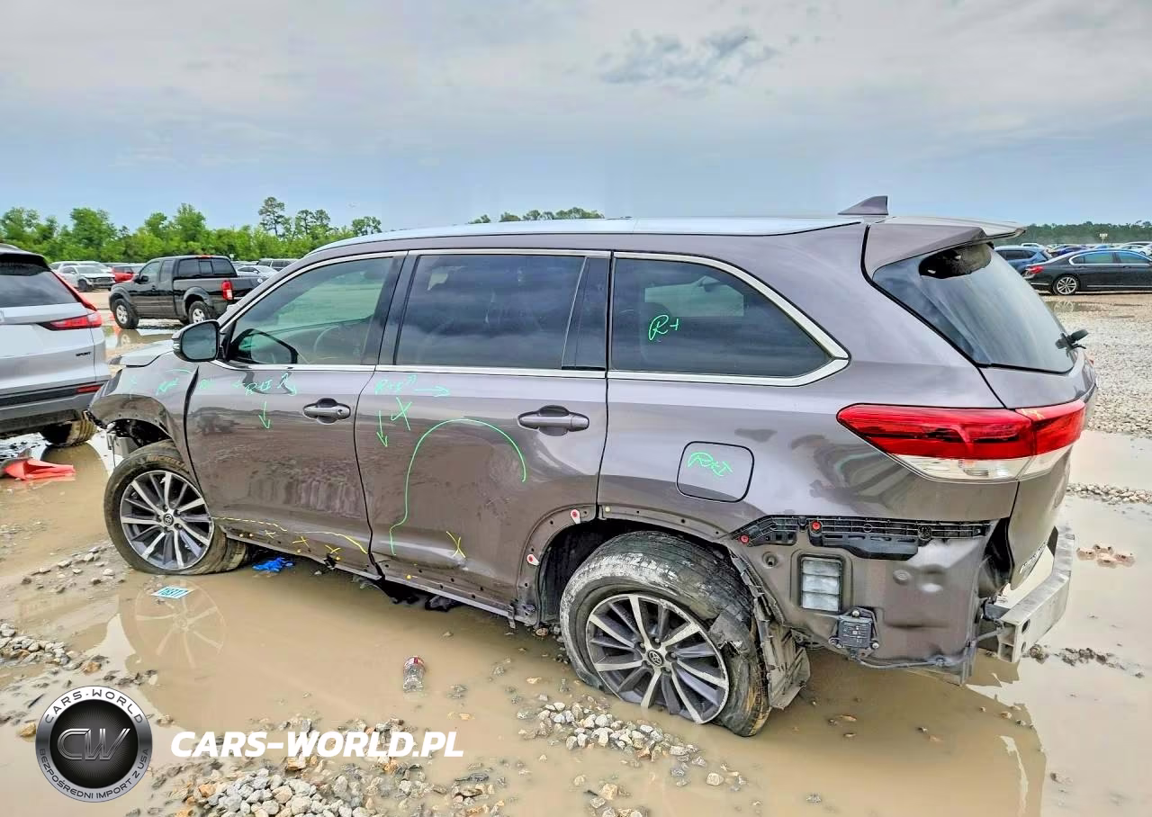 2019 Toyota Highlander Xle VIN:5TDKZRFH3KS569537 - 2