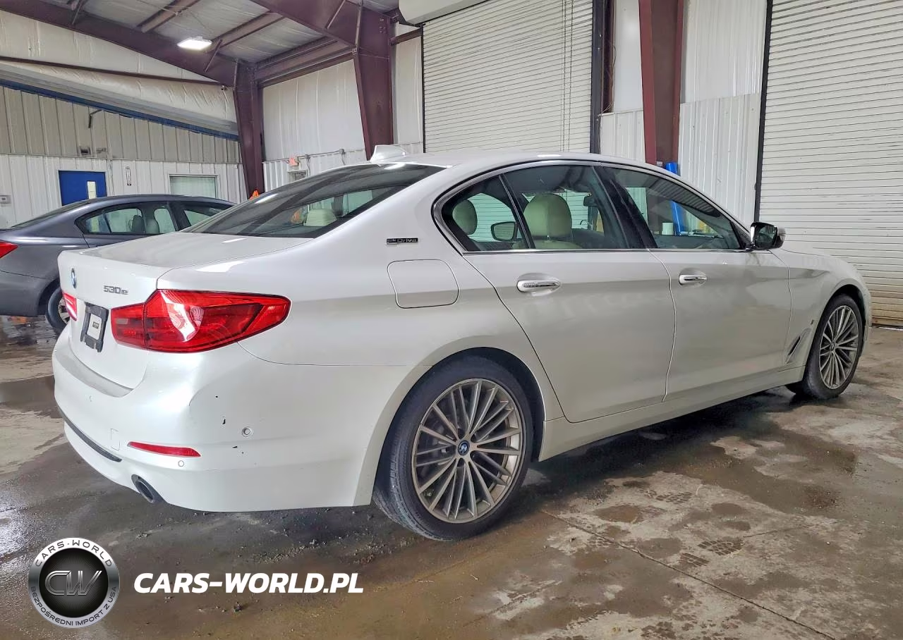 2018 BMW 530Xe VIN:WBAJB1C55JB083830 - 3