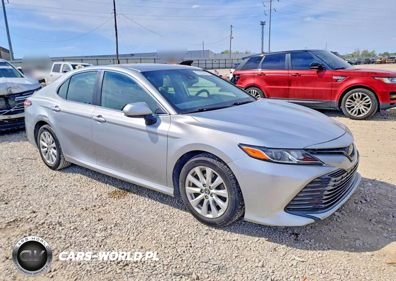 2019 Toyota Camry Le VIN:4T1B11HK9KU258431 - 4