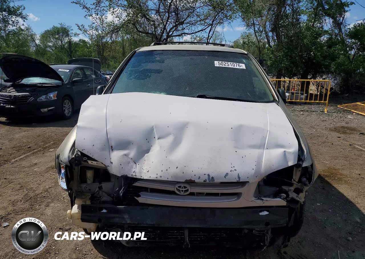 2000 Toyota Sienna Le VIN:4T3ZF13C3YU317344 - 5