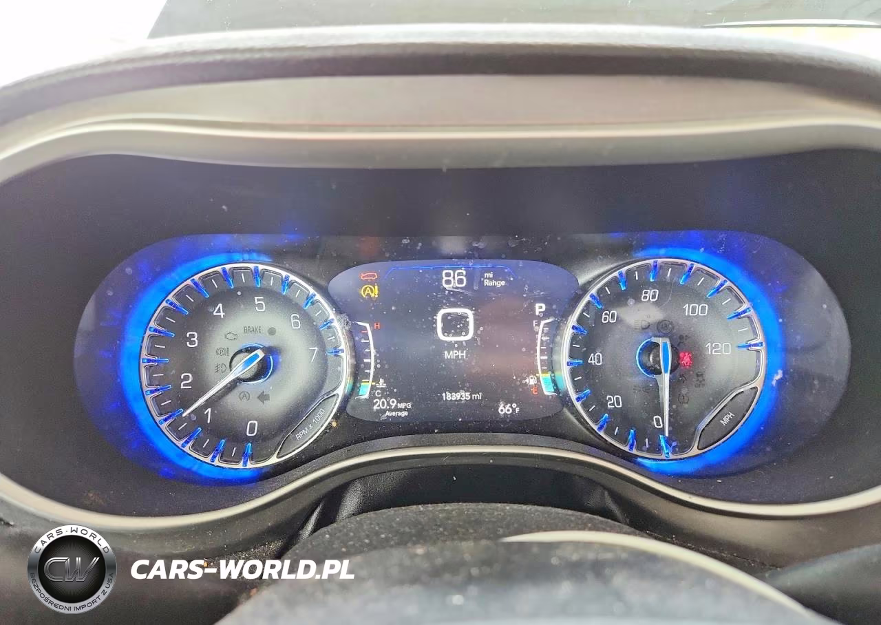 2021 Chrysler Pacifica Touring L VIN:2C4RC1BG6MR531746 - 9