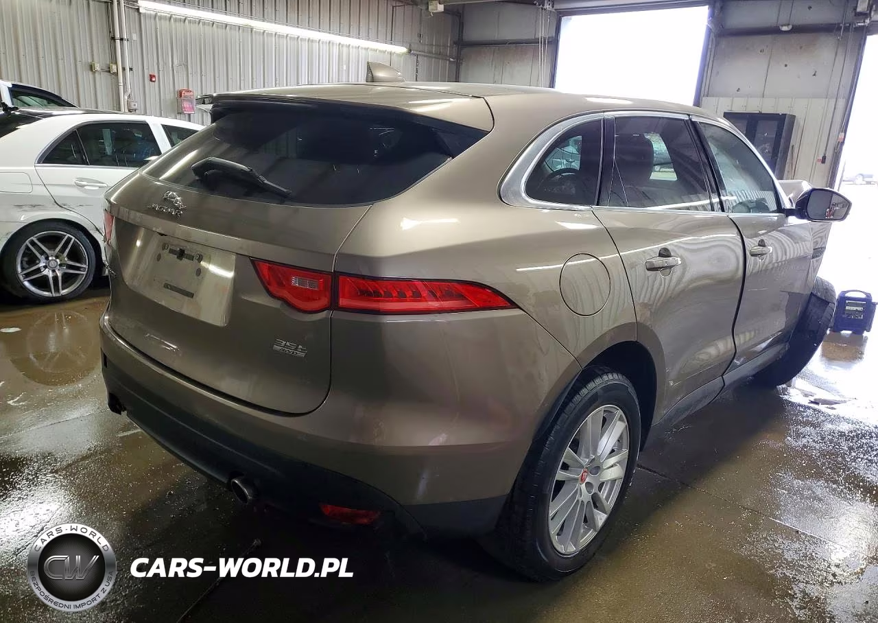 2017 Jaguar F-Pace Prestige VIN:SADCK2BV5HA490649 - 3