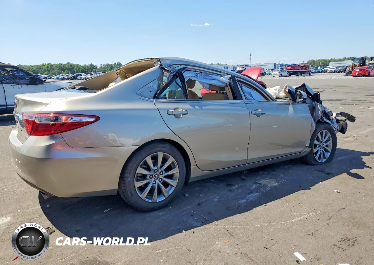 2016 Toyota Camry Xle VIN:4T4BF1FK7GR554033 - 3