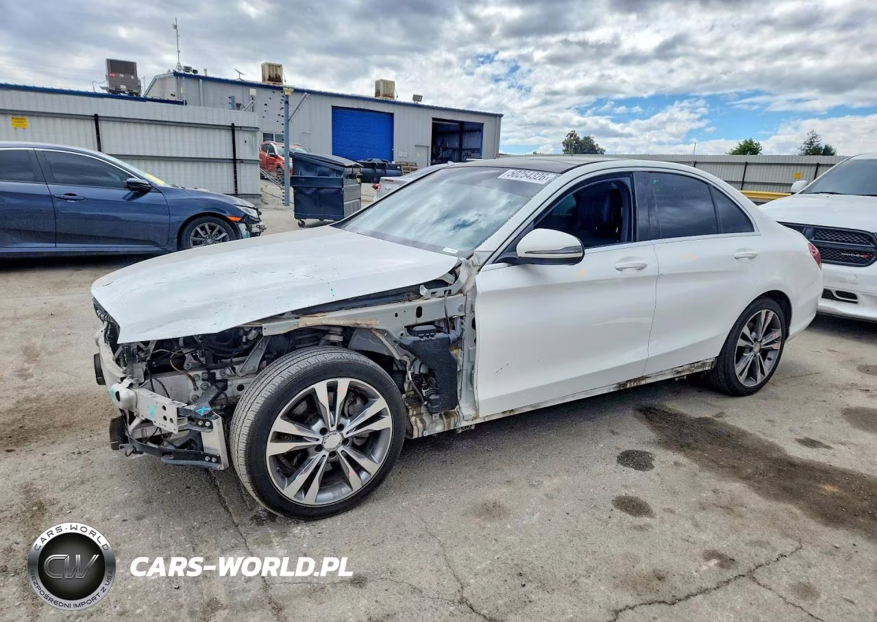 2016 Mercedes-Benz C 300 – zdjęcie 1 z 13
