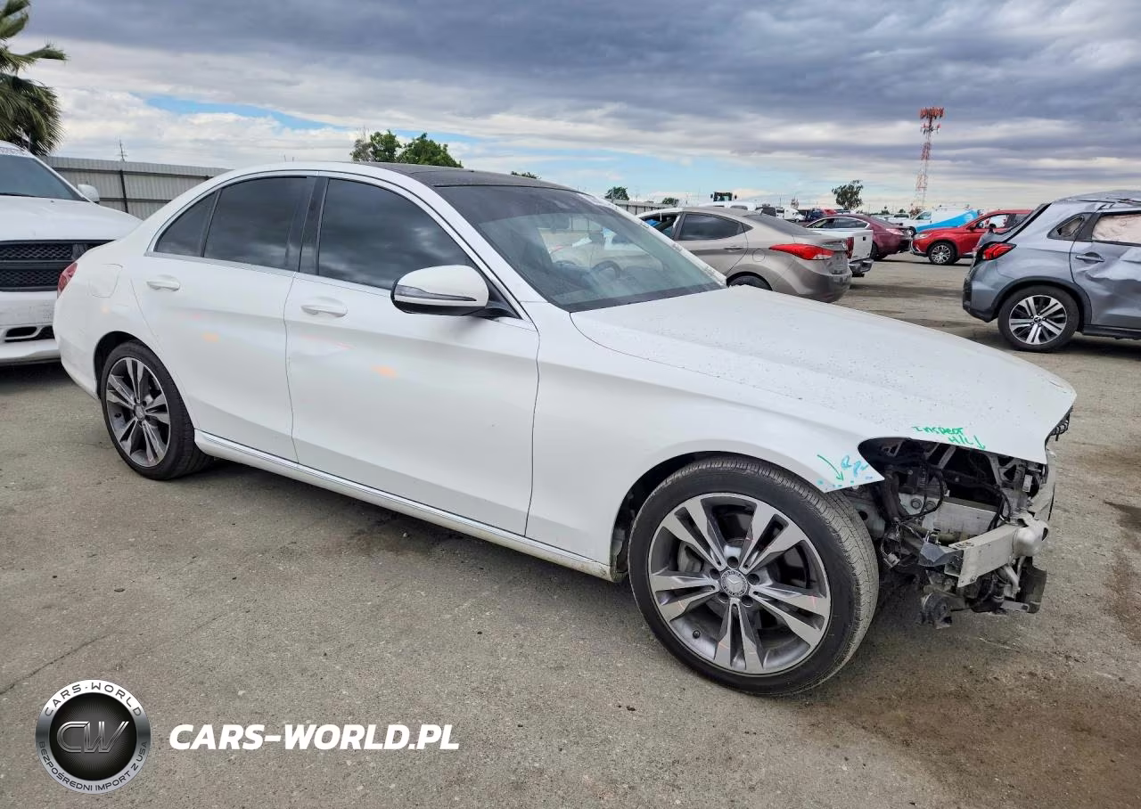 2016 Mercedes-Benz C 300 VIN:55SWF4JB4GU151191 - 4