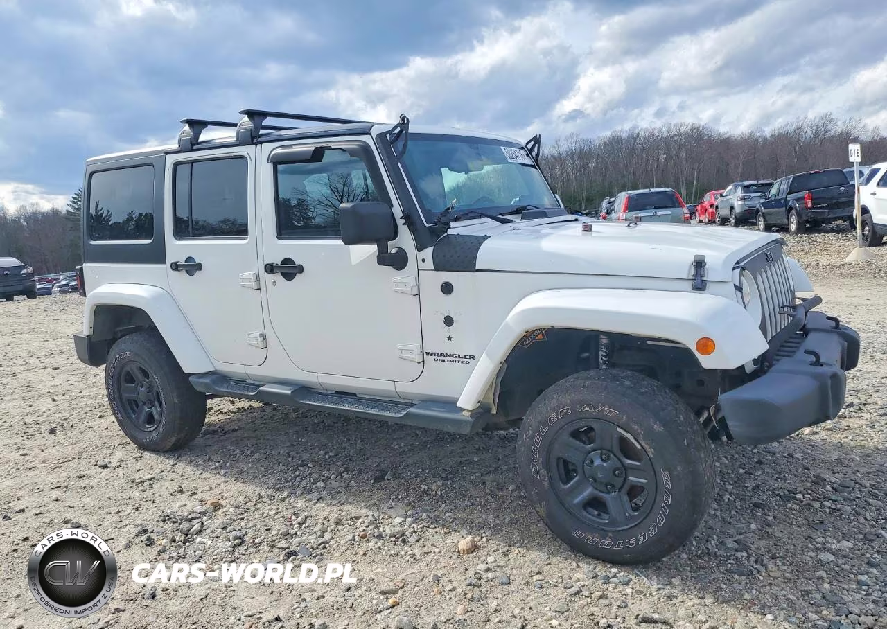2012 Jeep Wrangler Unlimited Sahara VIN:1C4BJWEG3CL277680 - 4