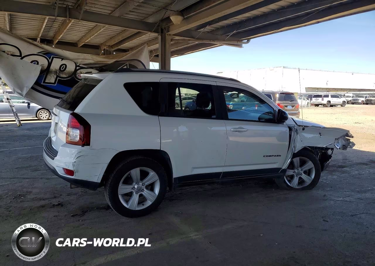 2016 Jeep Compass Sport VIN:1C4NJCBA4GD742835 - 3