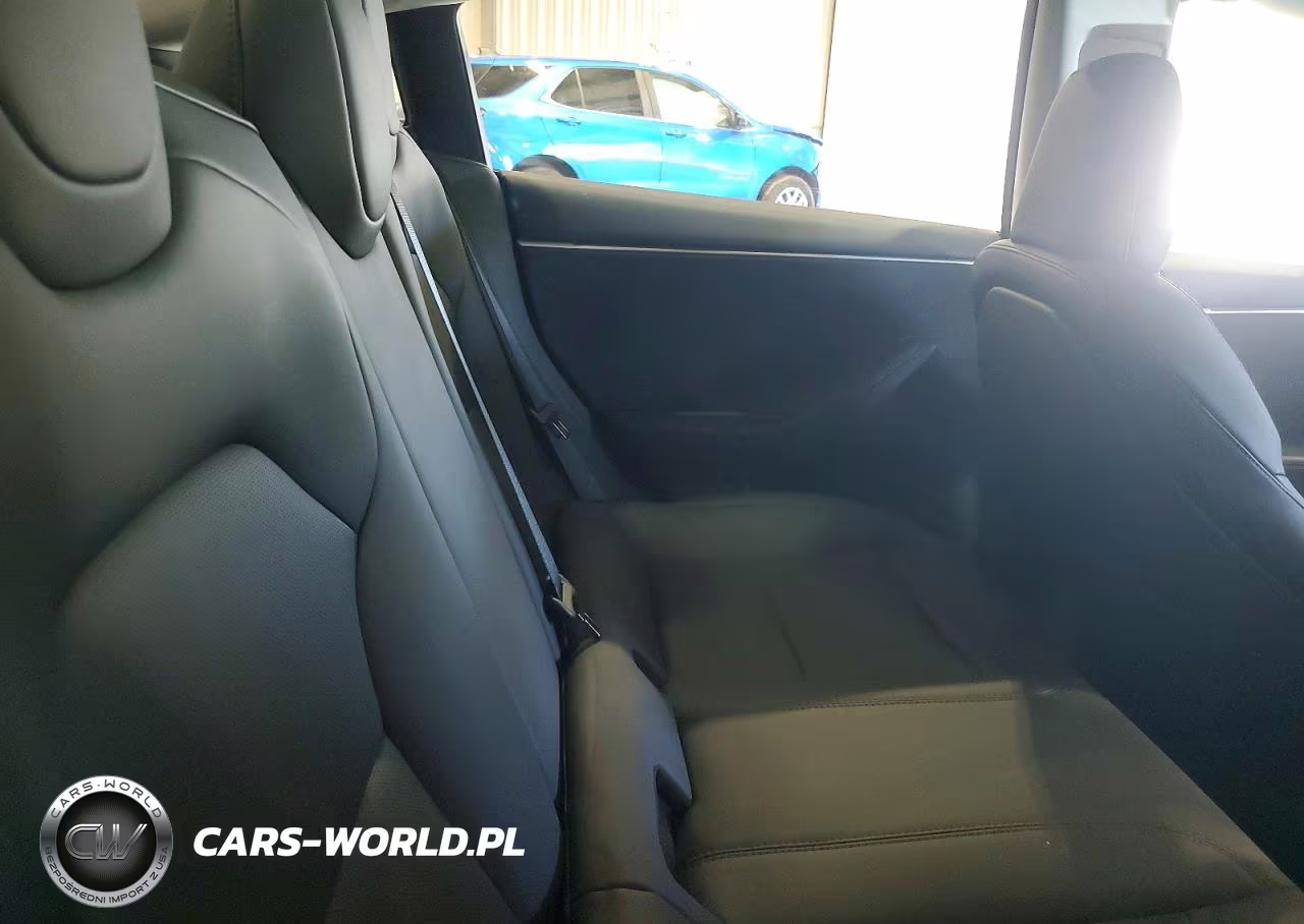 2025 Tesla Model 3 VIN:5YJ3E1EB3SF937203 - 10