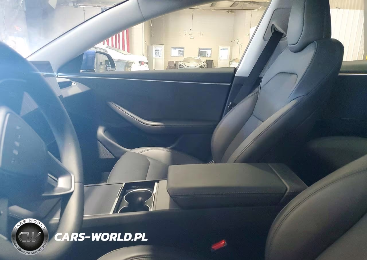 2025 Tesla Model 3 VIN:5YJ3E1EB3SF937203 - 7