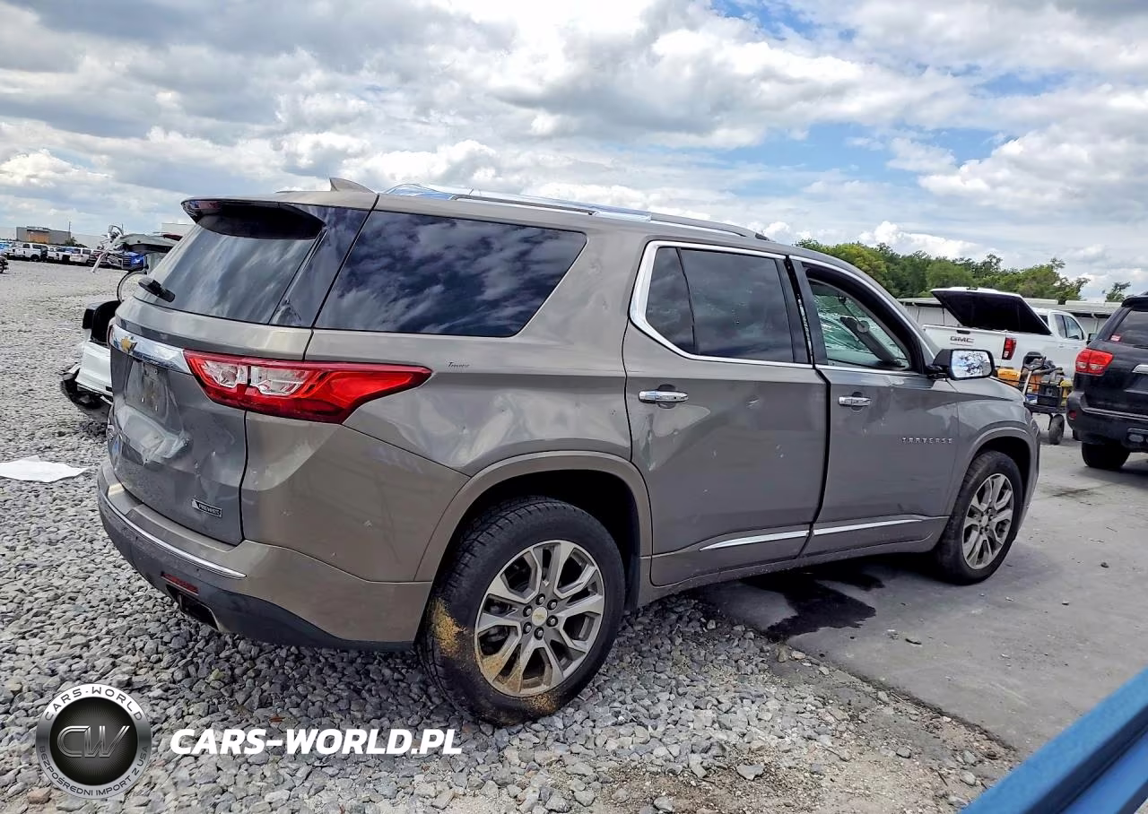 2018 Chevrolet Traverse Premier VIN:1GNERKKW3JJ106065 - 3