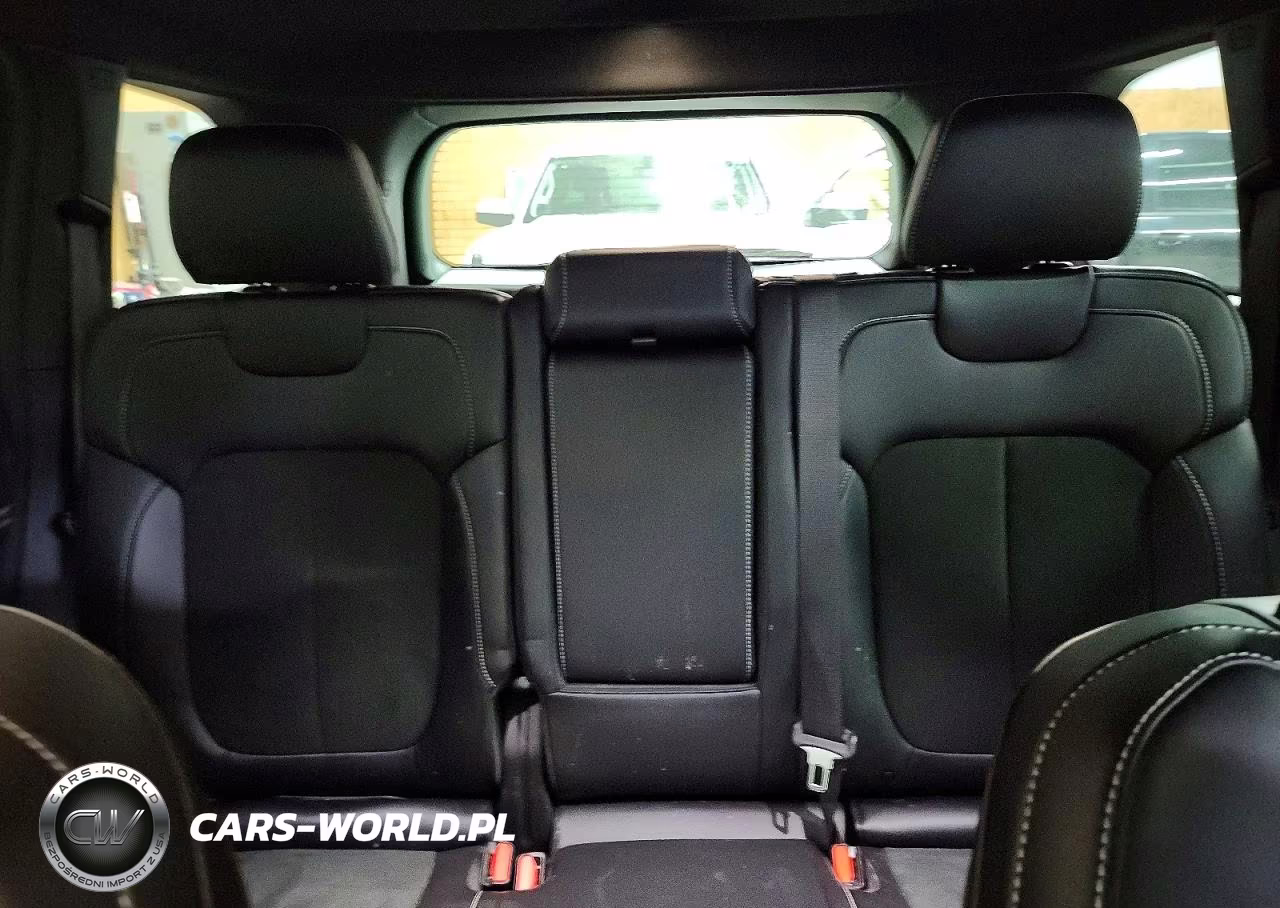 2025 Jeep Grand Cherokee Laredo VIN:1C4RJHAG4SC330062 - 10