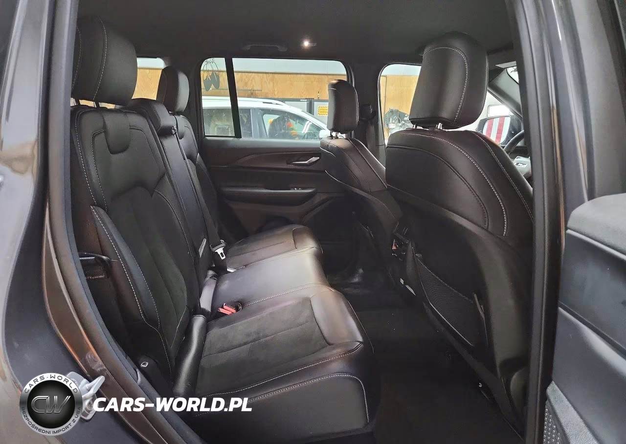 2025 Jeep Grand Cherokee Laredo VIN:1C4RJHAG4SC330062 - 11