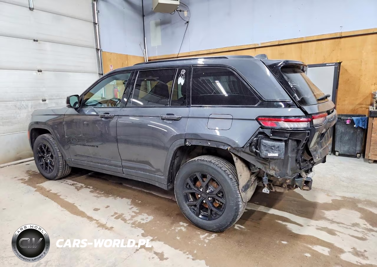 2025 Jeep Grand Cherokee Laredo VIN:1C4RJHAG4SC330062 - 2