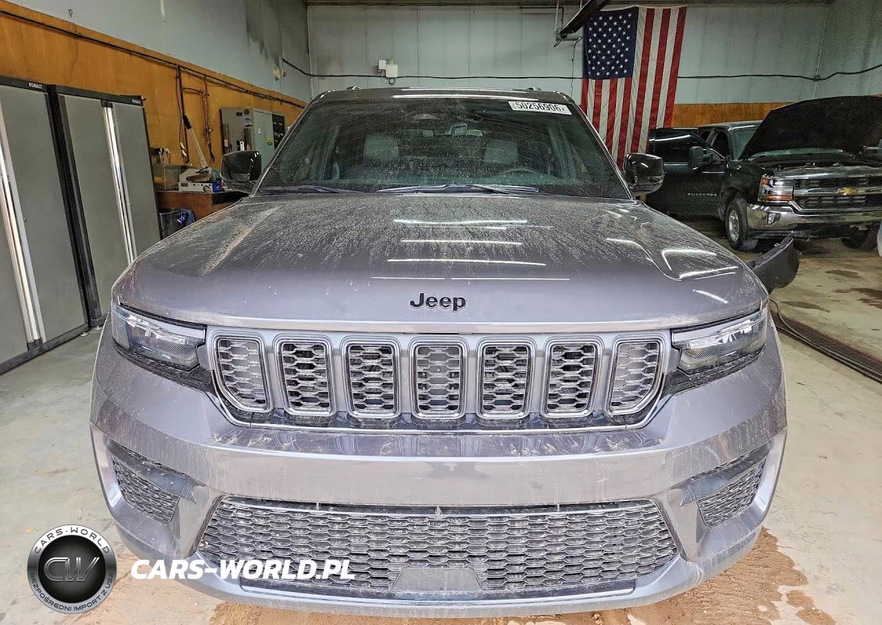 2025 Jeep Grand Cherokee Laredo VIN:1C4RJHAG4SC330062 - 5