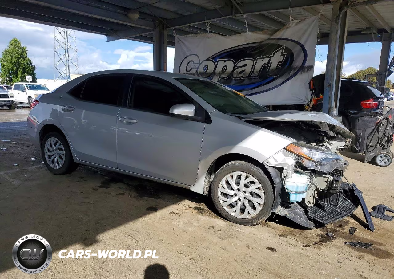 2017 Toyota Corolla Le VIN:5YFBURHE2HP632856 - 4