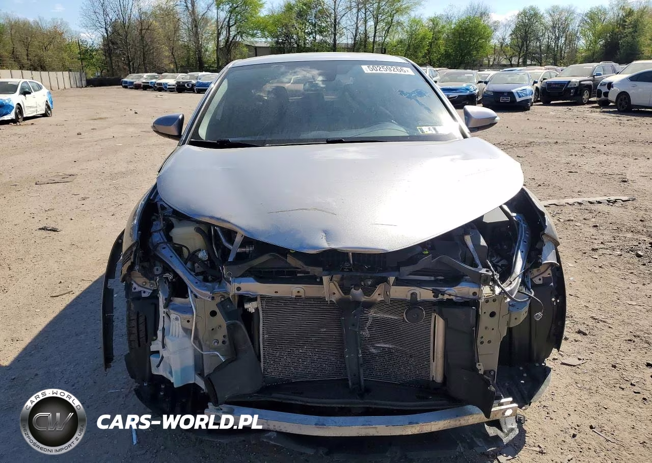 2020 Toyota C-Hr Xle VIN:NMTKHMBX8LR104870 - 5