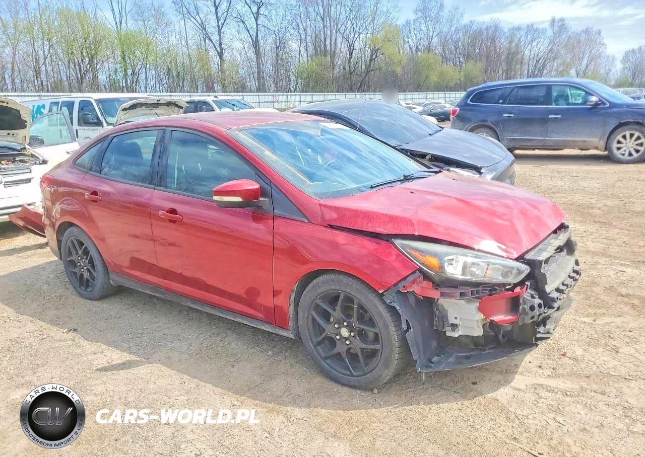 2016 Ford Focus Se VIN:1FADP3FE6GL359644 - 4