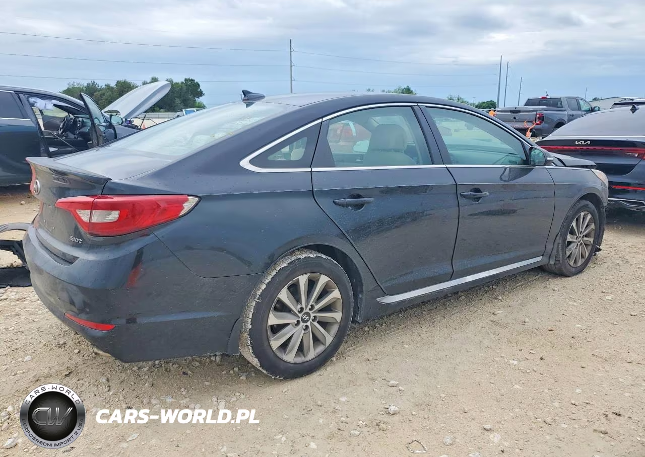 2015 Hyundai Sonata Sport VIN:5NPE34AF6FH132067 - 3