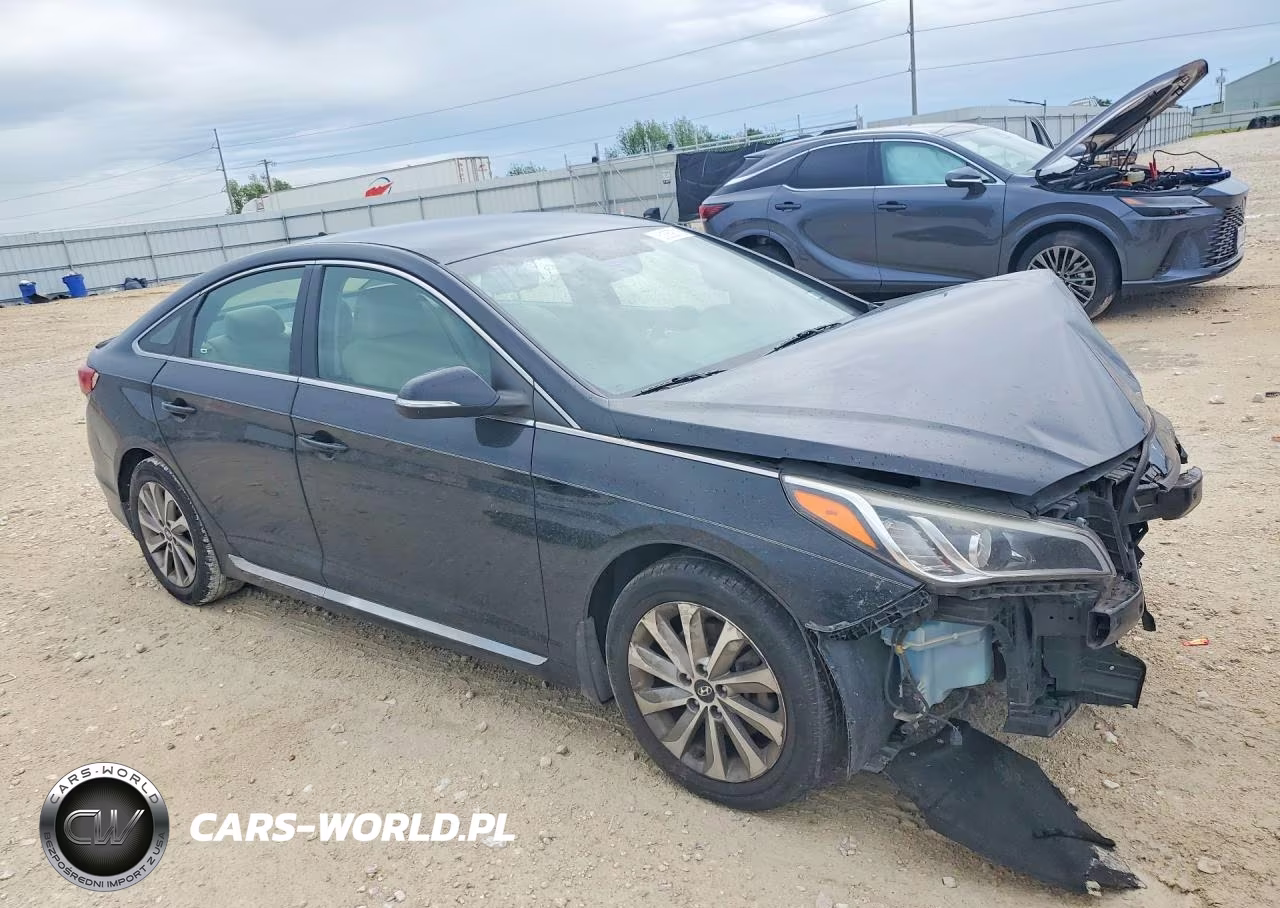 2015 Hyundai Sonata Sport VIN:5NPE34AF6FH132067 - 4