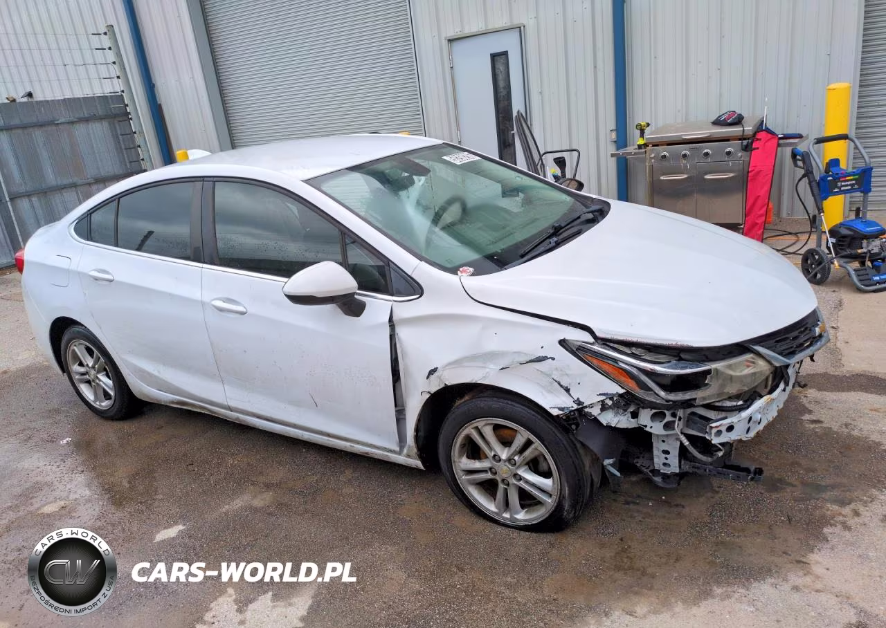 2018 Chevrolet Cruze Lt VIN:1G1BE5SM7J7241739 - 4