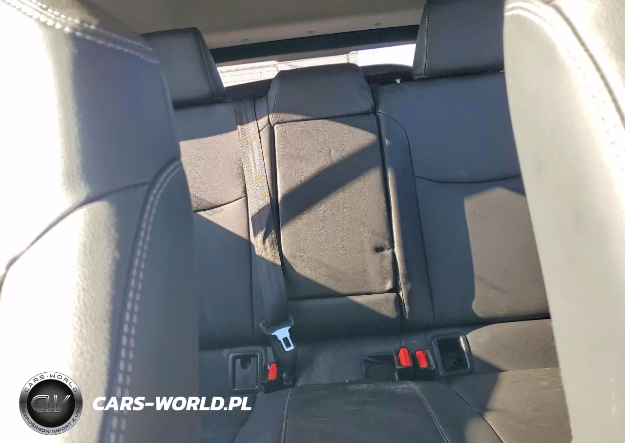 2025 Toyota Corolla Cross Le VIN:7MUDAABG4SV121165 - 10