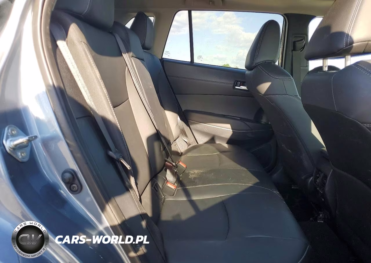 2025 Toyota Corolla Cross Le VIN:7MUDAABG4SV121165 - 11