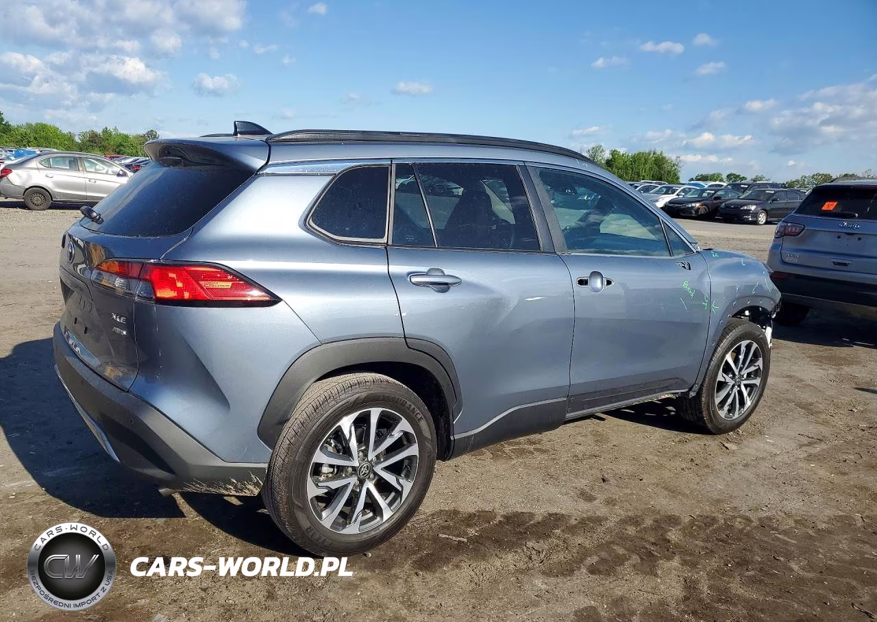 2025 Toyota Corolla Cross Le VIN:7MUDAABG4SV121165 - 3