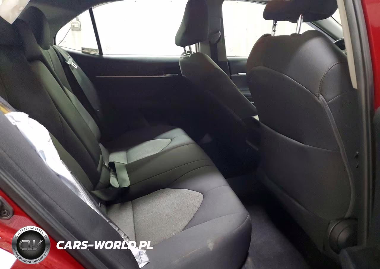 2019 Toyota Camry Le VIN:4T1B11HK1KU748944 - 10