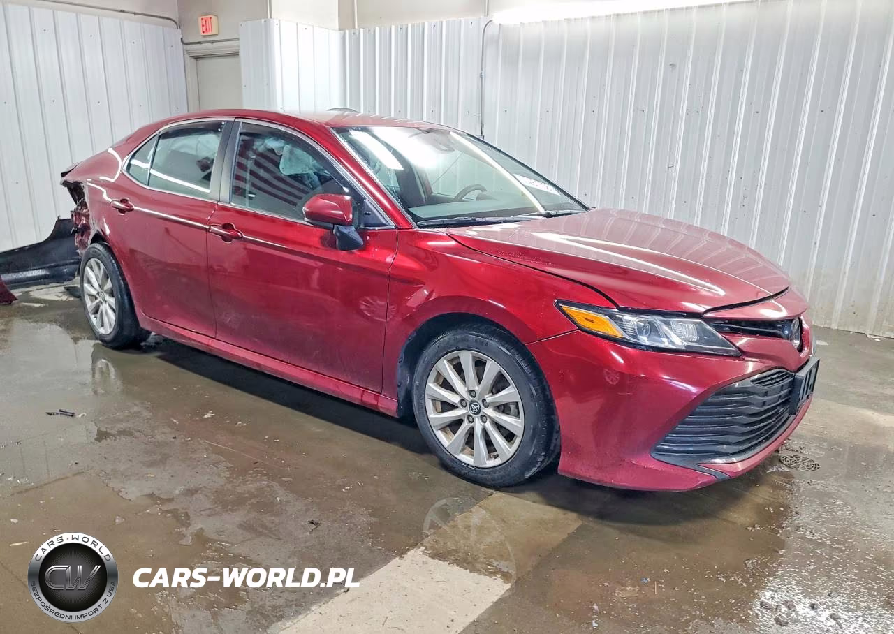 2019 Toyota Camry Le VIN:4T1B11HK1KU748944 - 4