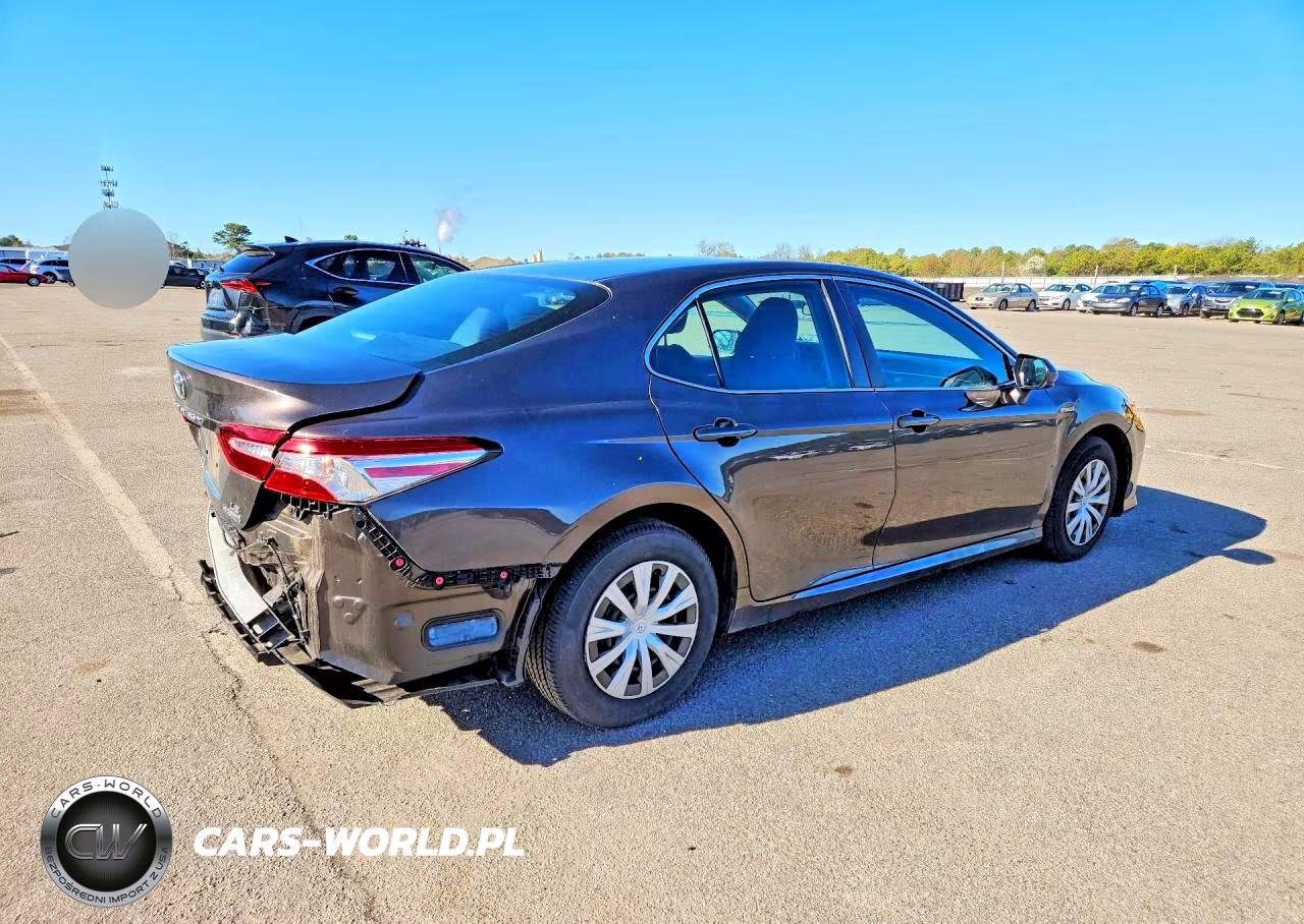 2018 Toyota Camry Le VIN:4T1B31HK8JU508489 - 3