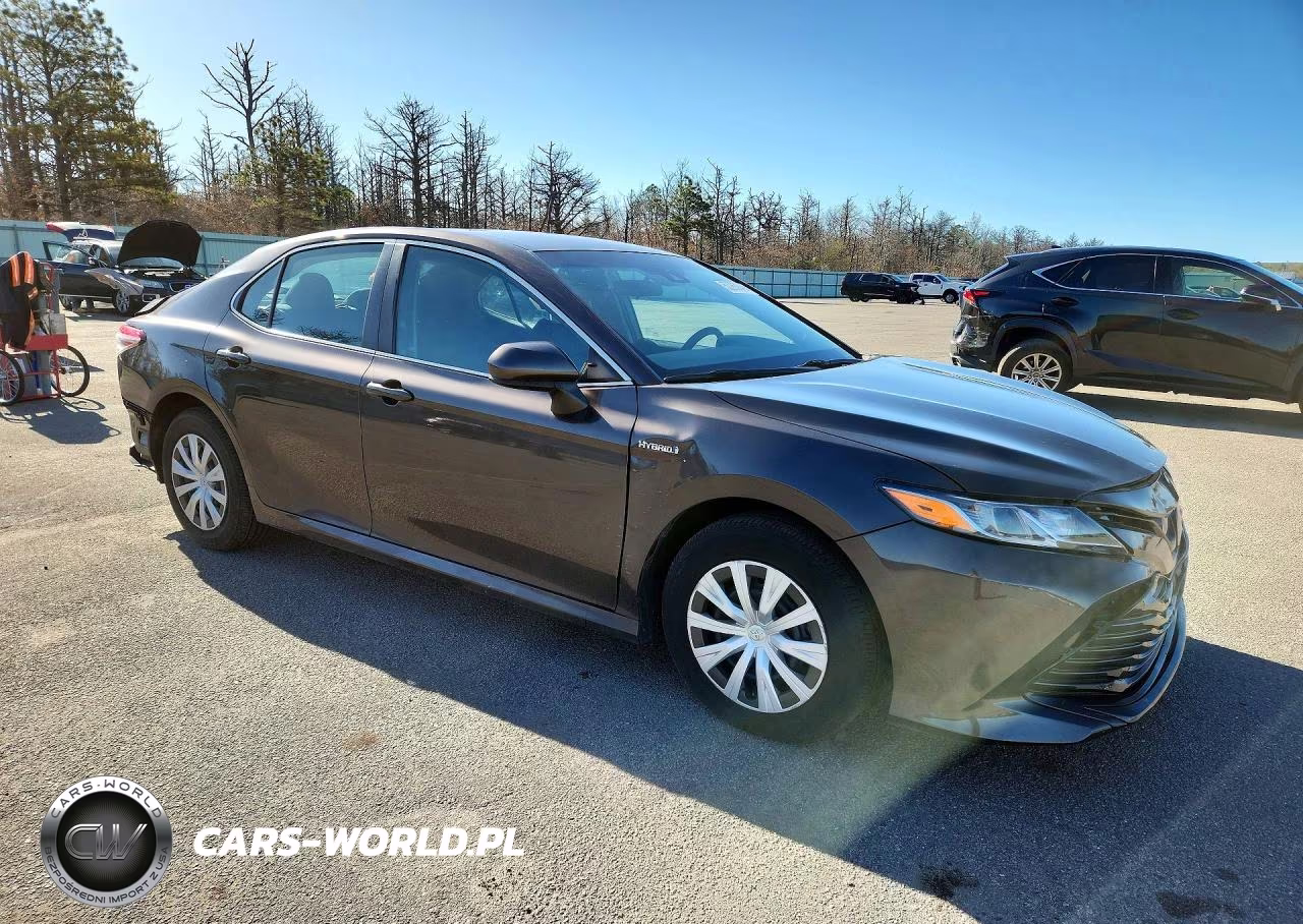 2018 Toyota Camry Le VIN:4T1B31HK8JU508489 - 4