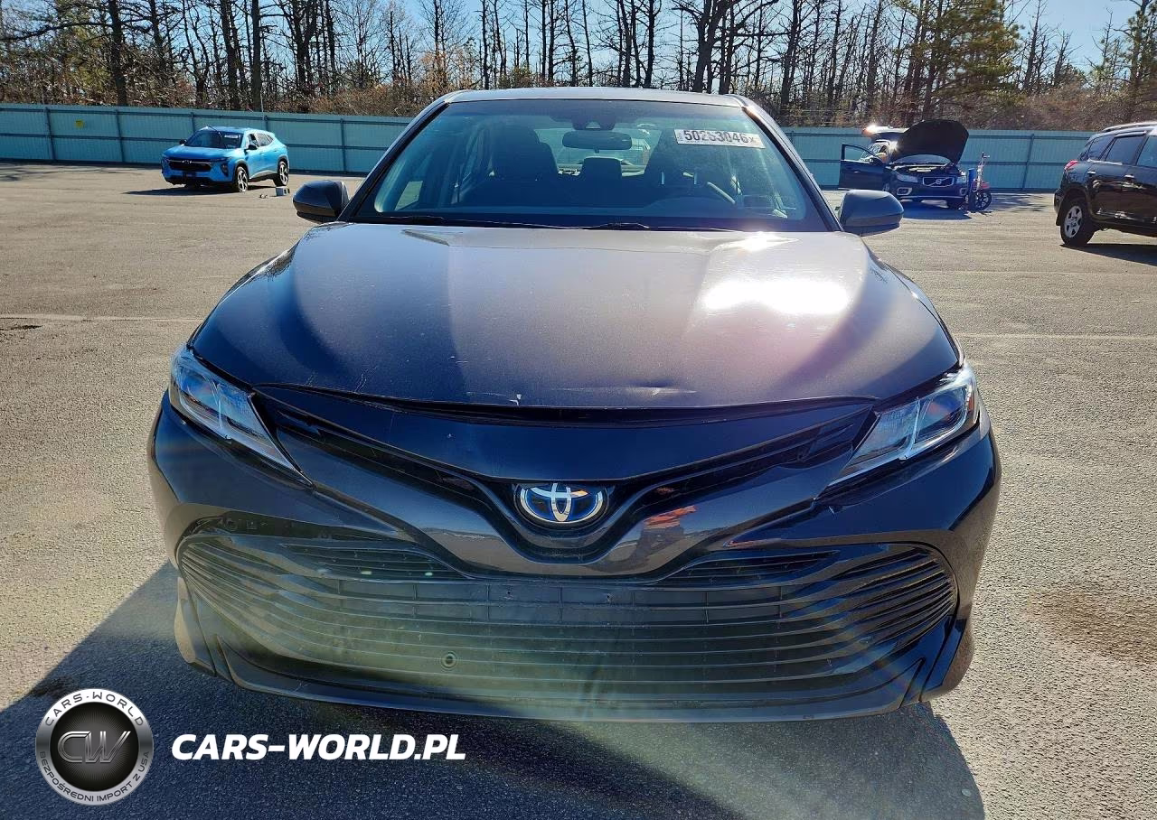 2018 Toyota Camry Le VIN:4T1B31HK8JU508489 - 5