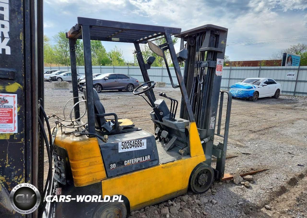 2000 Caterpillar Forklift VIN:2EM00902 - 4