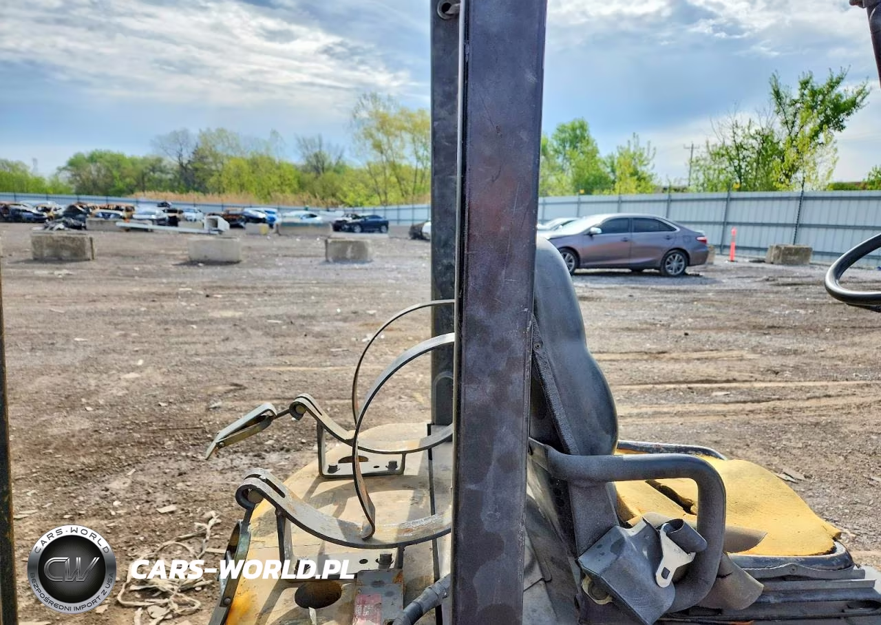 2000 Caterpillar Forklift VIN:2EM00902 - 6