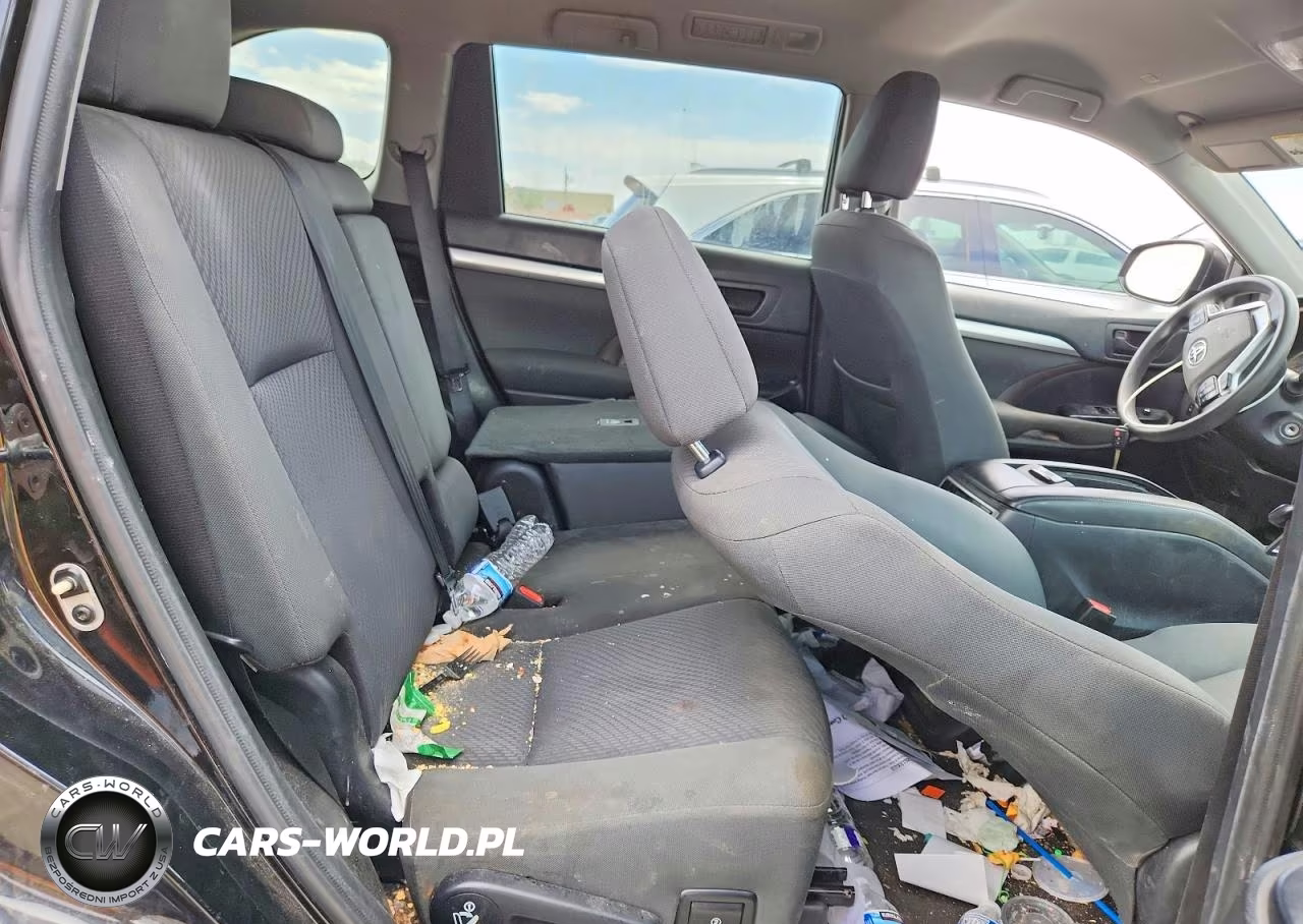 2019 Toyota Highlander Le VIN:5TDZARFHXKS048174 - 11