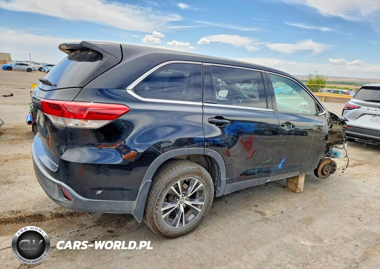 2019 Toyota Highlander Le VIN:5TDZARFHXKS048174 - 3