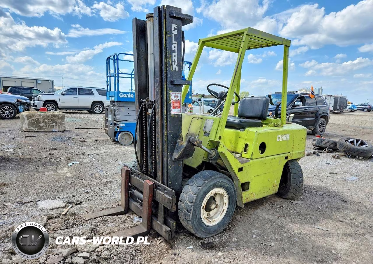 1987 Clark Forklift VIN:Y3553364322 - 2