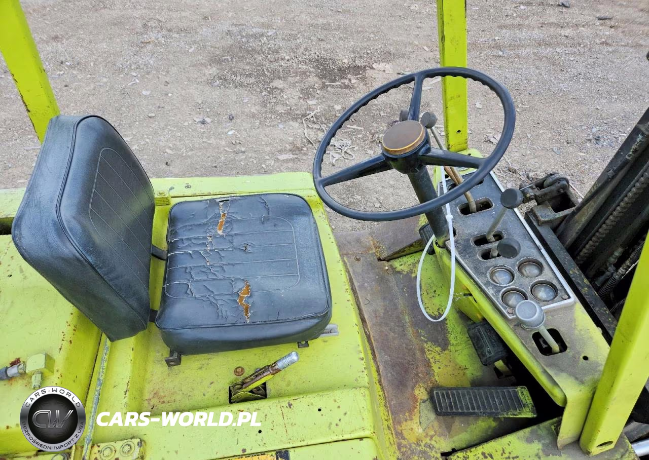 1987 Clark Forklift VIN:Y3553364322 - 9