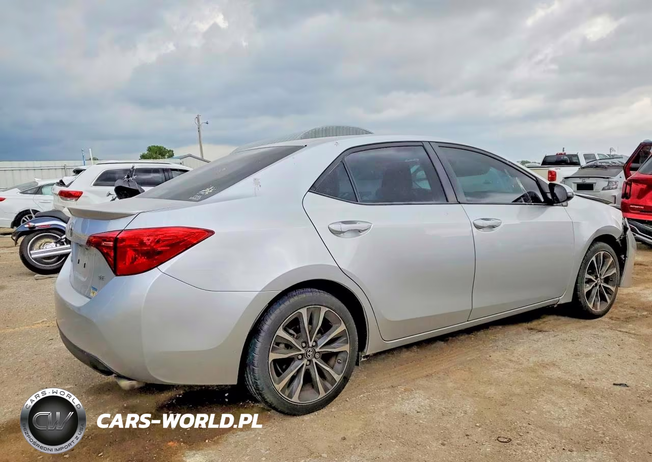 2019 Toyota Corolla Se VIN:2T1BURHE7KC244657 - 3